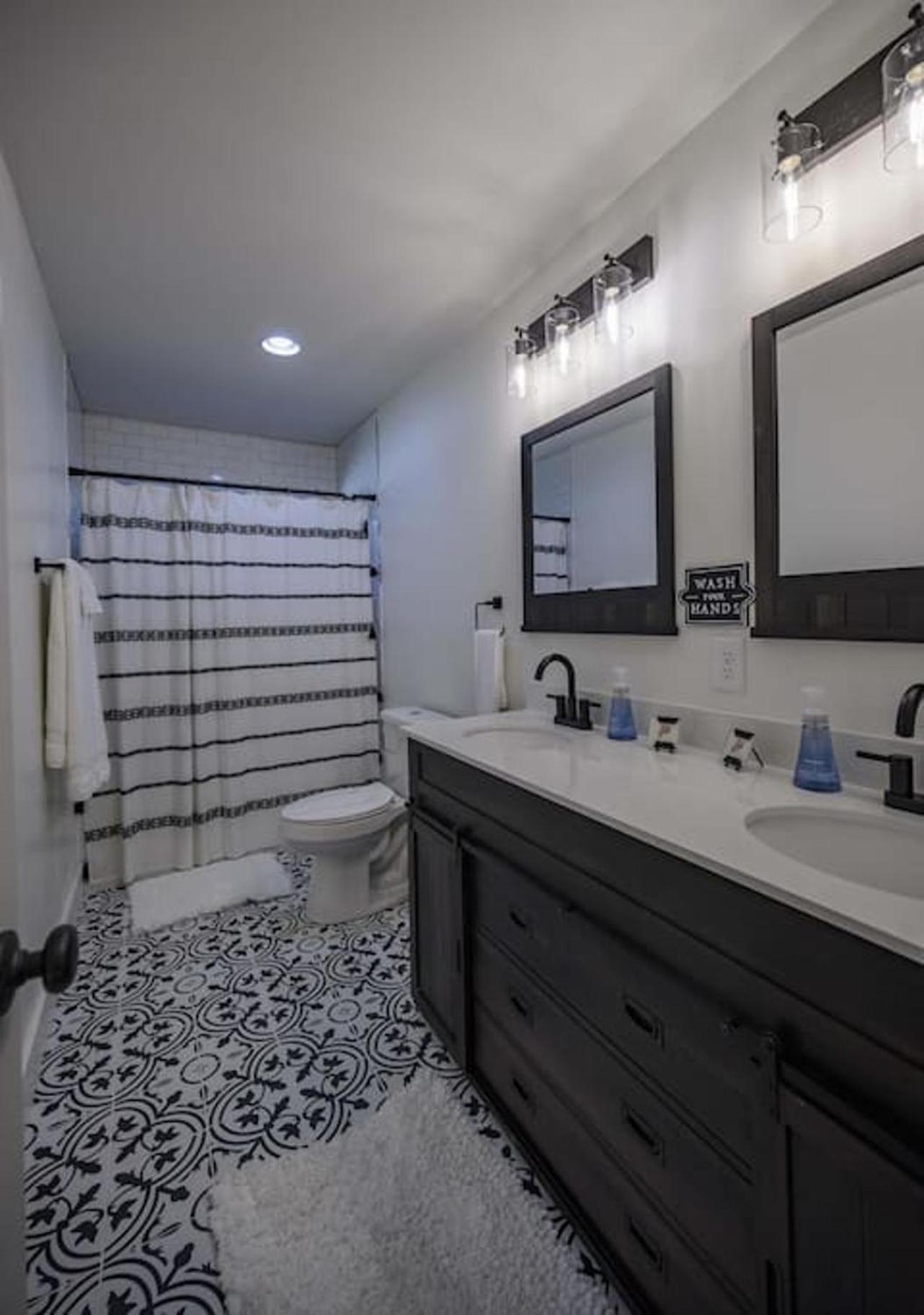 Gorgeous Renovated Home With Large & Private Lot Winchester Exterior photo