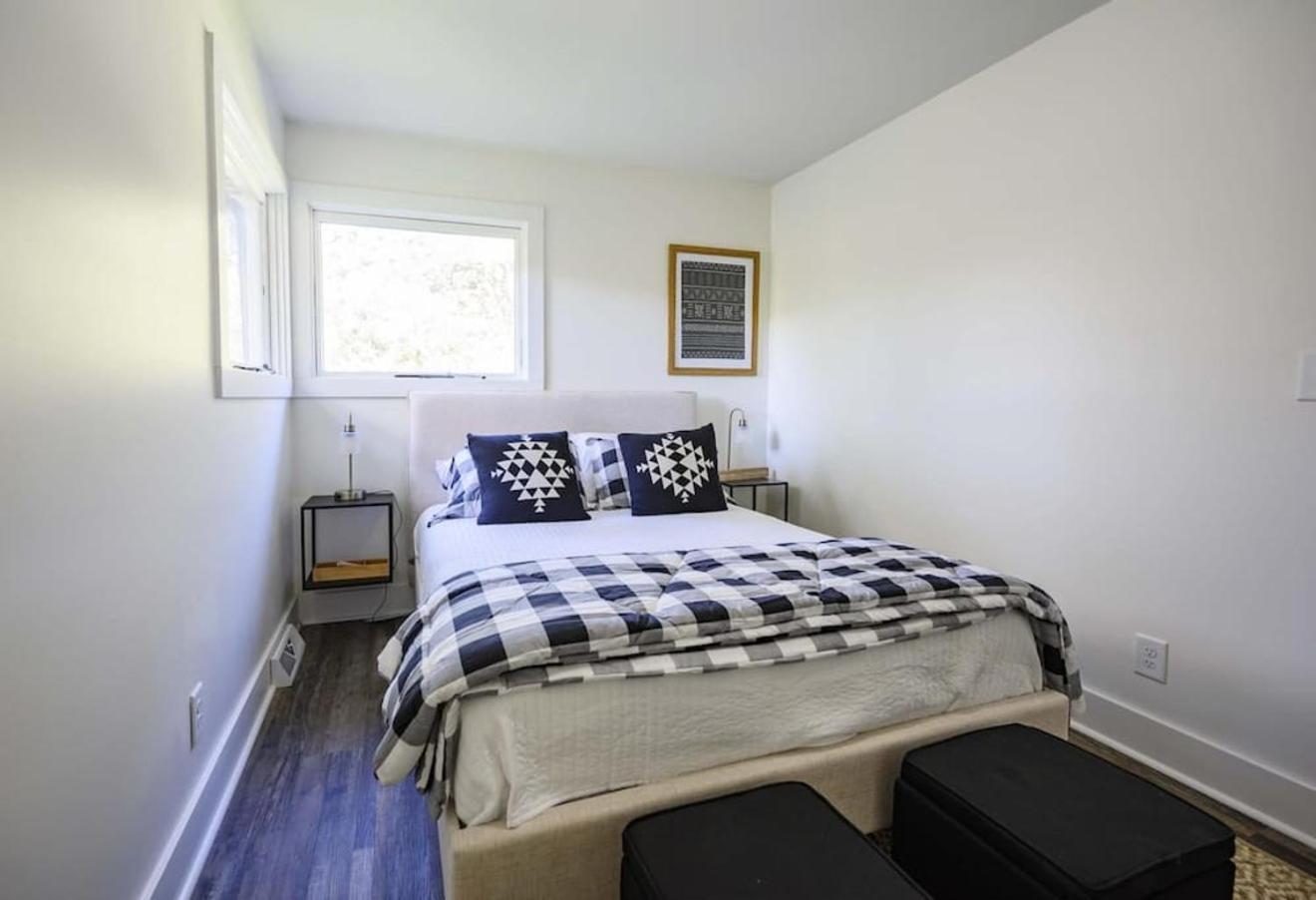 Gorgeous Renovated Home With Large & Private Lot Winchester Exterior photo